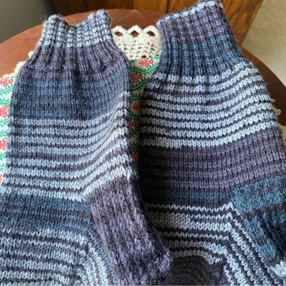 Hand Knit Striped Knit Ankle Socks - Black and Gray Woman Size 7-10 NEW